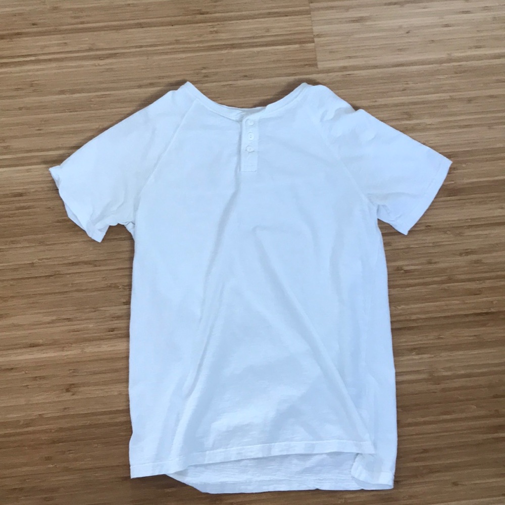 T- shirt